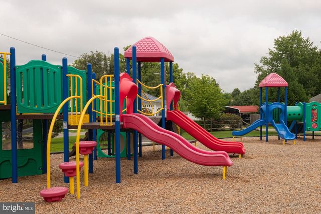 87 NUTT RD, Phoenixville, PA 19460