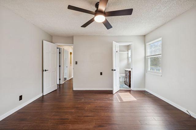 5205 Lana Renee Ct, Hermitage, TN 37076