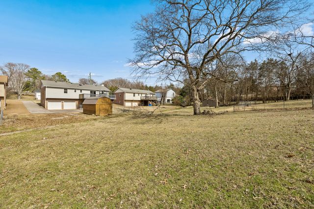 5205 Lana Renee Ct, Hermitage, TN 37076