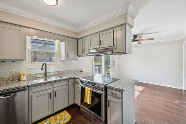 5205 Lana Renee Ct, Hermitage, TN 37076