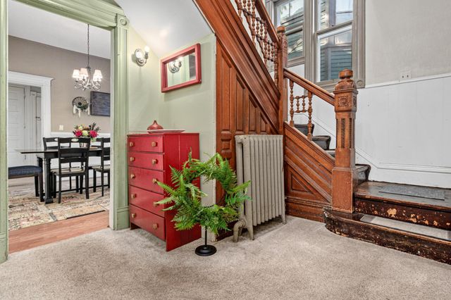 742 Holly Avenue, Saint Paul, MN 55104