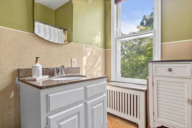 742 Holly Avenue, Saint Paul, MN 55104