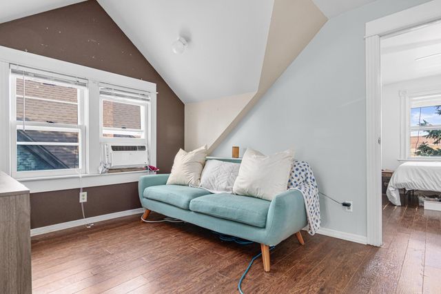 742 Holly Avenue, Saint Paul, MN 55104