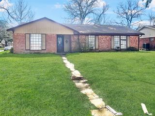 332 Windsor Square, Alvin, TX 77511