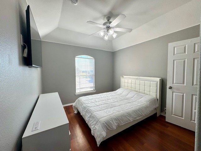 7067 Alcala, Grand Prairie, TX 75054
