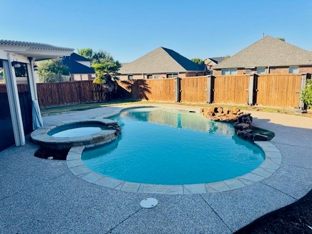 7067 Alcala, Grand Prairie, TX 75054