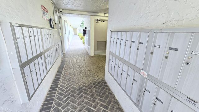 3100 W ROLLING HILLS Circle 609, Davie, FL 33328
