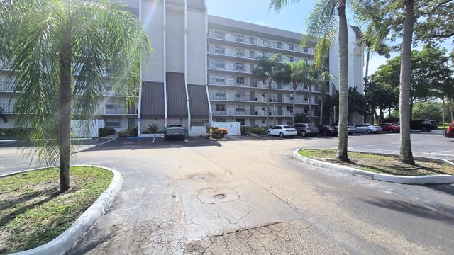 3100 W ROLLING HILLS Circle 609, Davie, FL 33328
