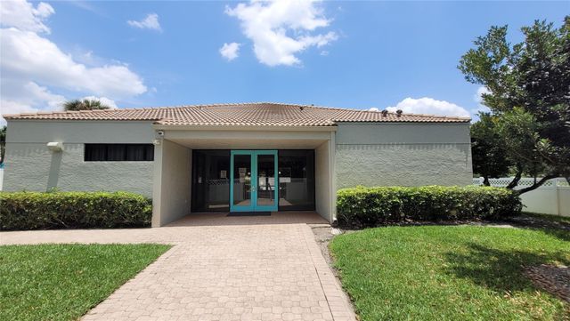 3100 W ROLLING HILLS Circle 609, Davie, FL 33328