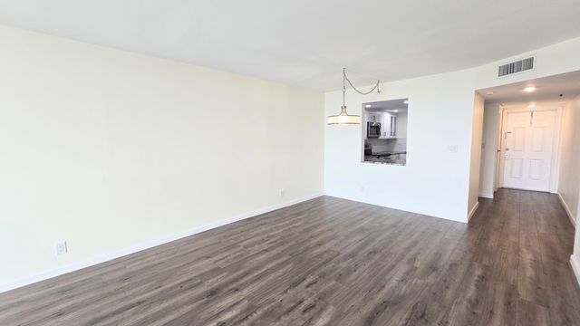 3100 W ROLLING HILLS Circle 609, Davie, FL 33328