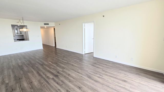 3100 W ROLLING HILLS Circle 609, Davie, FL 33328
