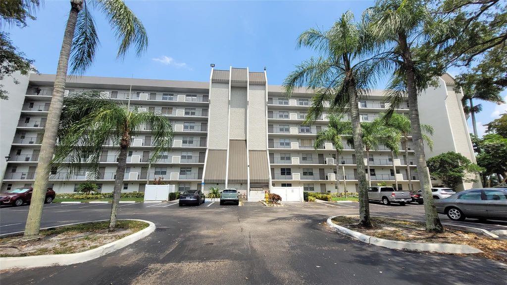 3100 W ROLLING HILLS Circle 609, Davie, FL 33328