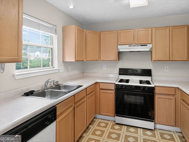 2995 Hampton Club Way, Lithonia, GA 30038