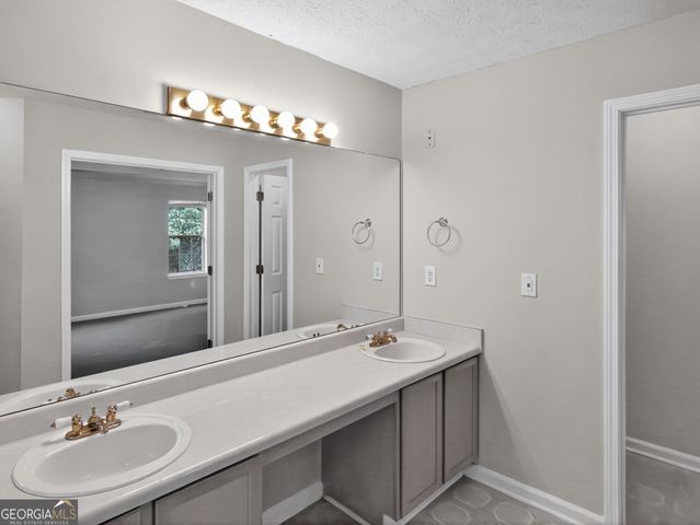 2995 Hampton Club Way, Lithonia, GA 30038