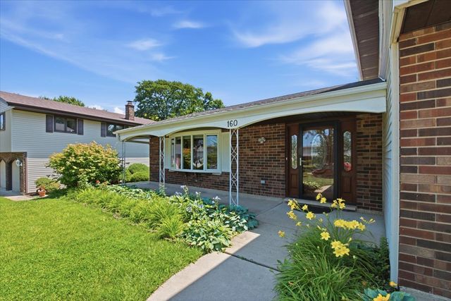 160 Fairfield Way, Bloomingdale, IL 60108