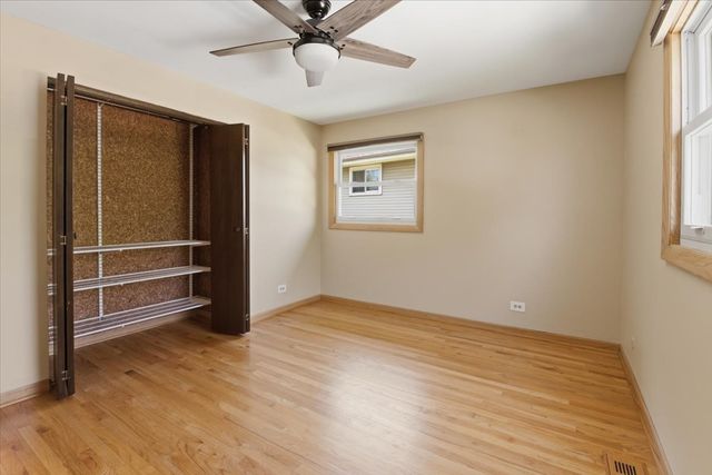 160 Fairfield Way, Bloomingdale, IL 60108