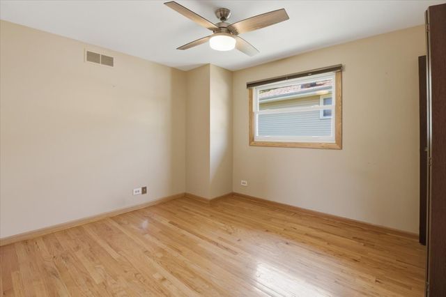 160 Fairfield Way, Bloomingdale, IL 60108