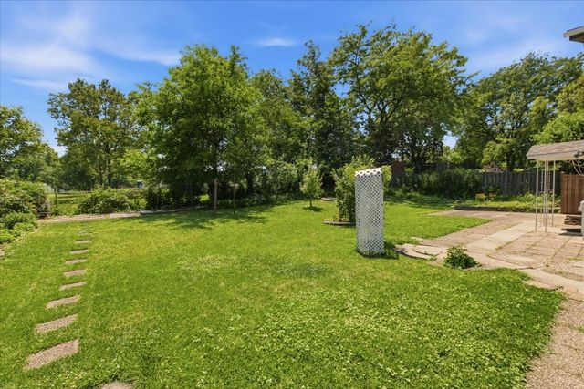 160 Fairfield Way, Bloomingdale, IL 60108