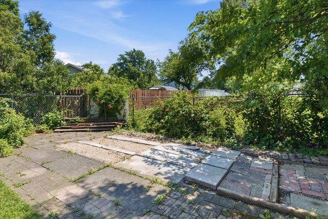 160 Fairfield Way, Bloomingdale, IL 60108