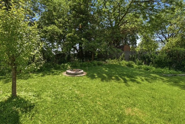 160 Fairfield Way, Bloomingdale, IL 60108