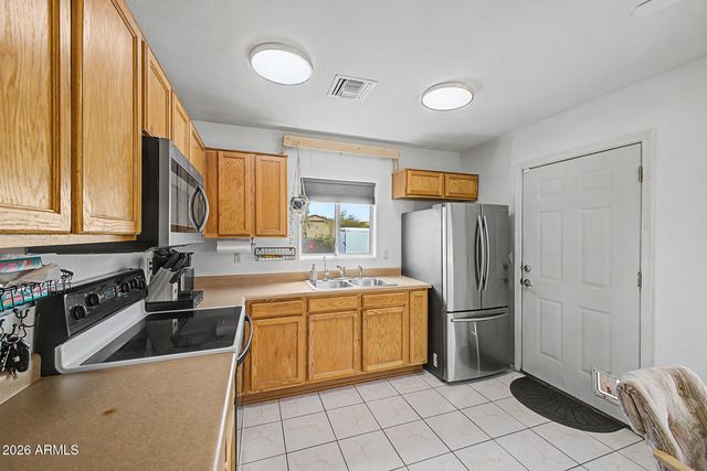836 S ROYAL PALM Road, Apache Junction, AZ 85119