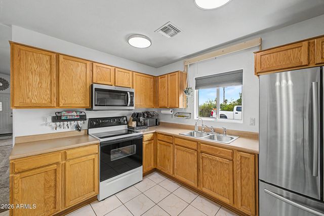 836 S ROYAL PALM Road, Apache Junction, AZ 85119
