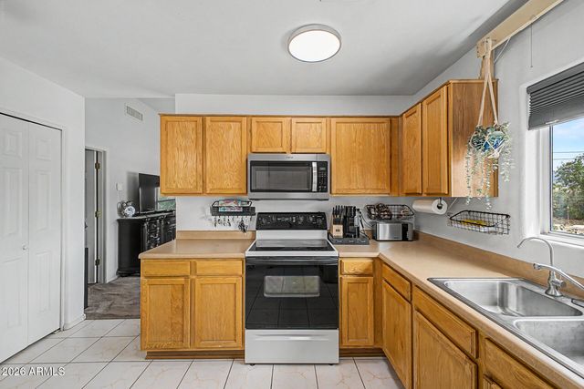 836 S ROYAL PALM Road, Apache Junction, AZ 85119