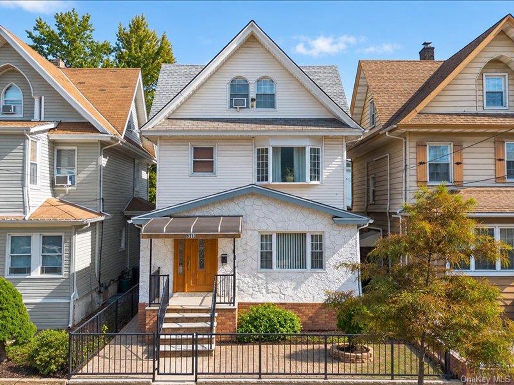93-13 107th Street, Richmond Hill, NY 11418 — photo 2