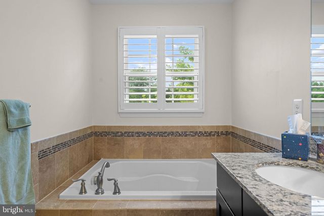 7723 MILTON CIR, Gainesville, VA 20155