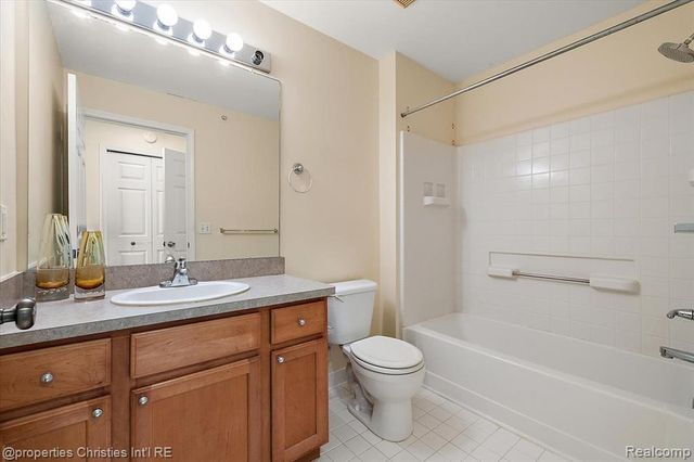 1466 Ashford Court, Troy, MI 48084