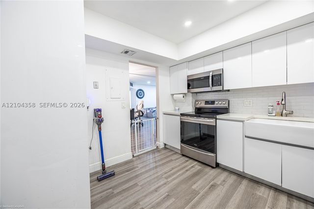 6061 N Falls Cir Dr 407, Lauderhill, FL 33319