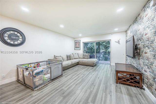 6061 N Falls Cir Dr 407, Lauderhill, FL 33319