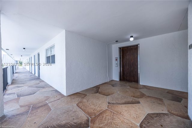 6061 N Falls Cir Dr 407, Lauderhill, FL 33319