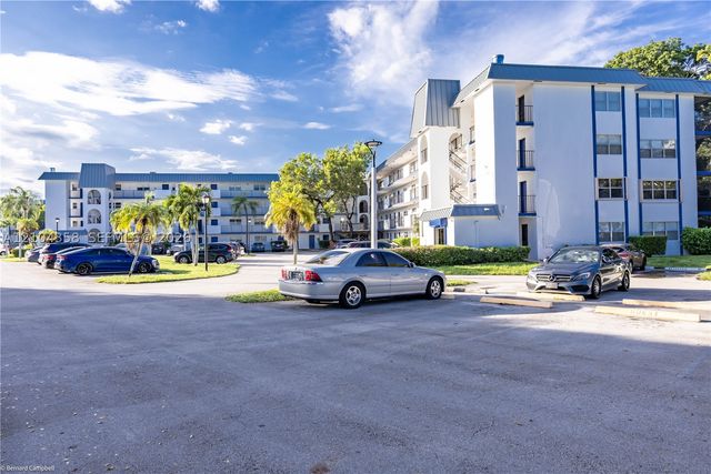 6061 N Falls Cir Dr 407, Lauderhill, FL 33319