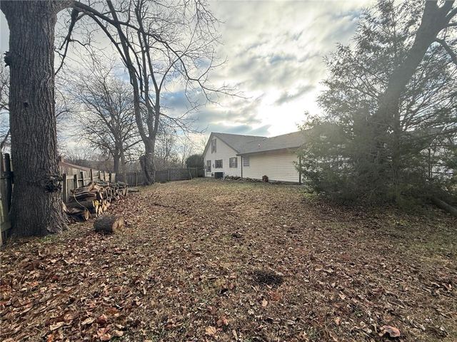 1100 S Ann Street, Independence, MO 64056