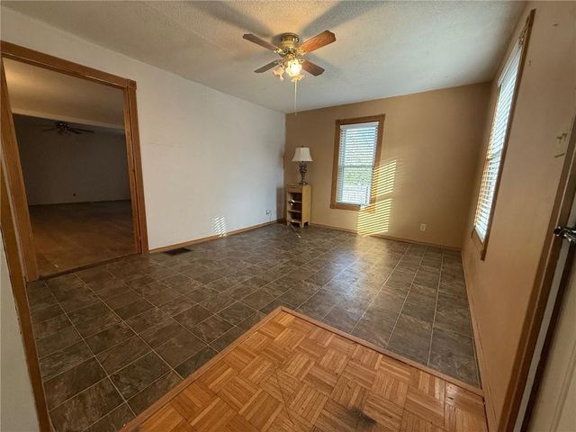 1100 S Ann Street, Independence, MO 64056