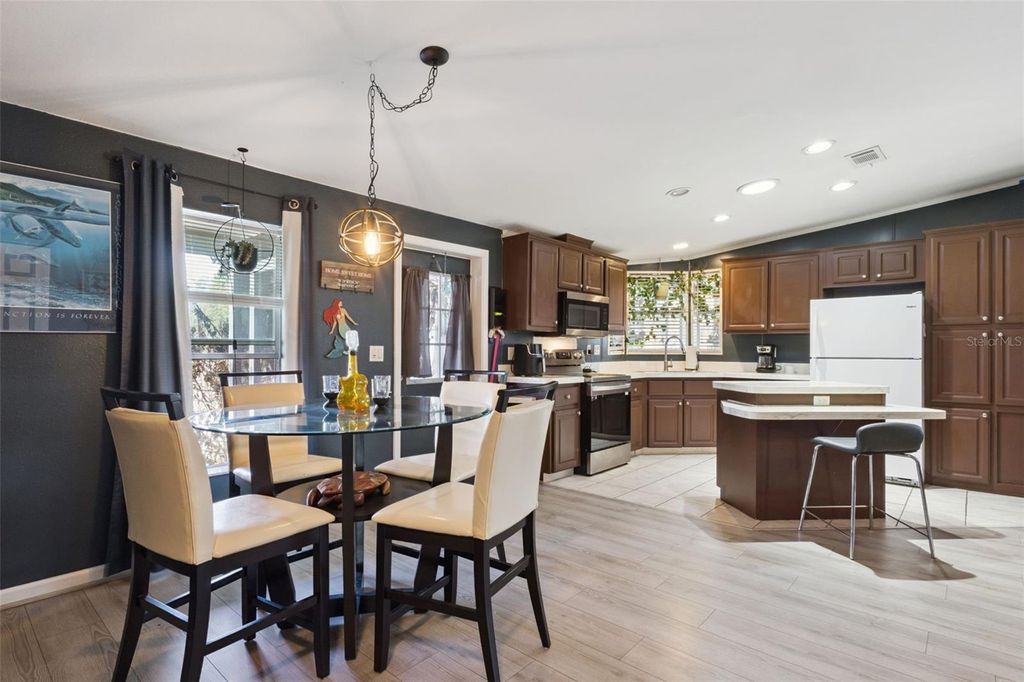 Image 3 of property listing at 26142 ROSE LANE, Astatula, FL 34705