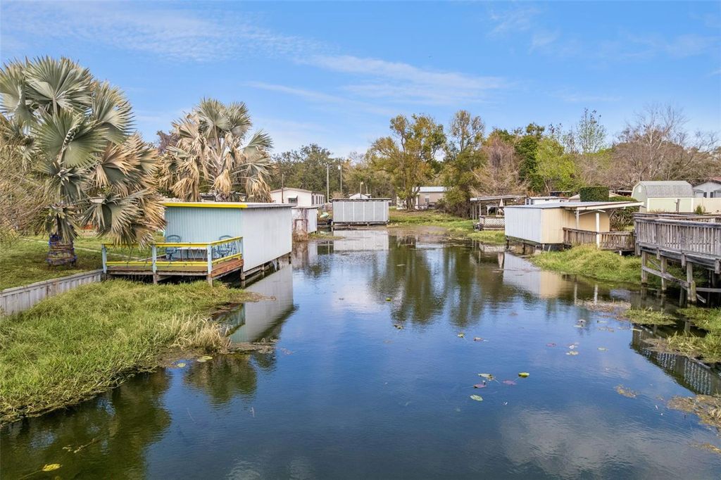 Image 24 of property listing at 26142 ROSE LANE, Astatula, FL 34705