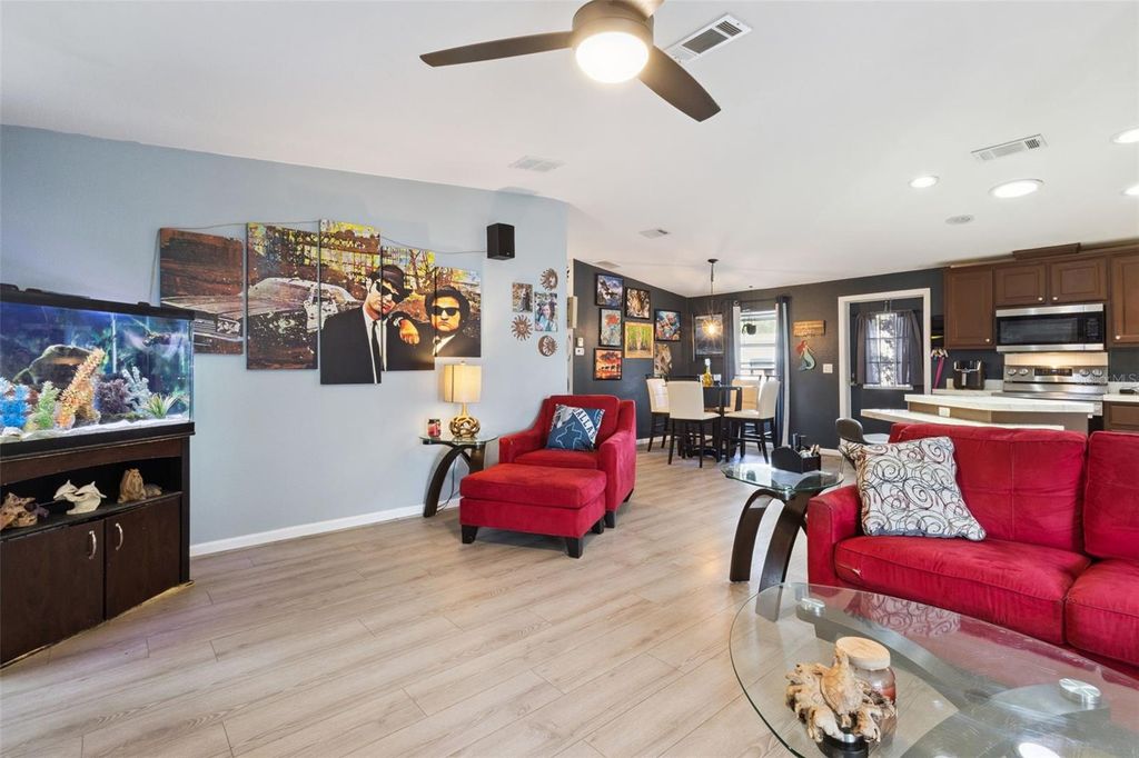 Image 7 of property listing at 26142 ROSE LANE, Astatula, FL 34705