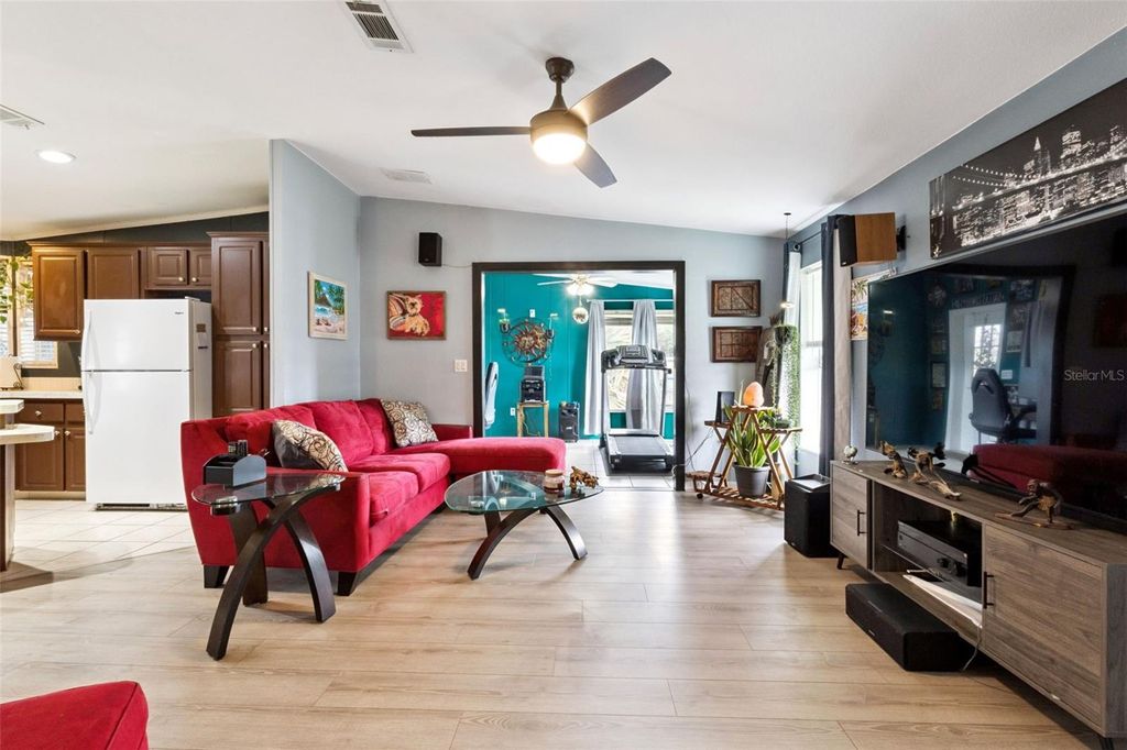 Image 10 of property listing at 26142 ROSE LANE, Astatula, FL 34705