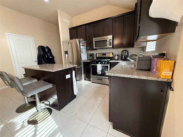 12115 Rockridge Falls Drive, Tomball, TX 77375