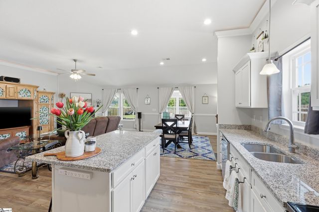 246 R C Thompson Road, Chesnee, SC 29323