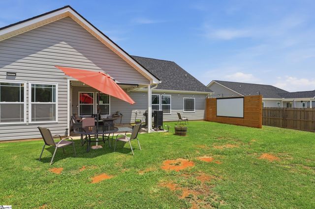 246 R C Thompson Road, Chesnee, SC 29323