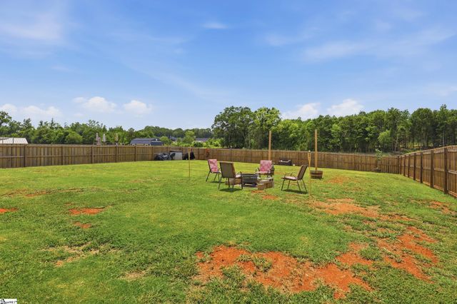 246 R C Thompson Road, Chesnee, SC 29323