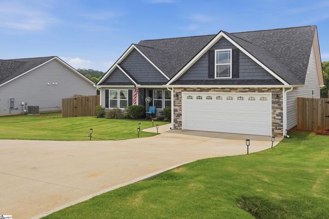 246 R C Thompson Road, Chesnee, SC 29323