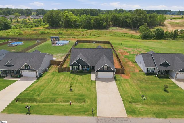 246 R C Thompson Road, Chesnee, SC 29323