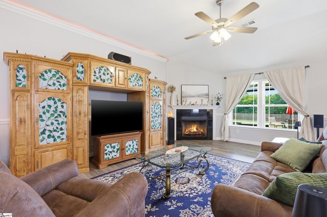 246 R C Thompson Road, Chesnee, SC 29323