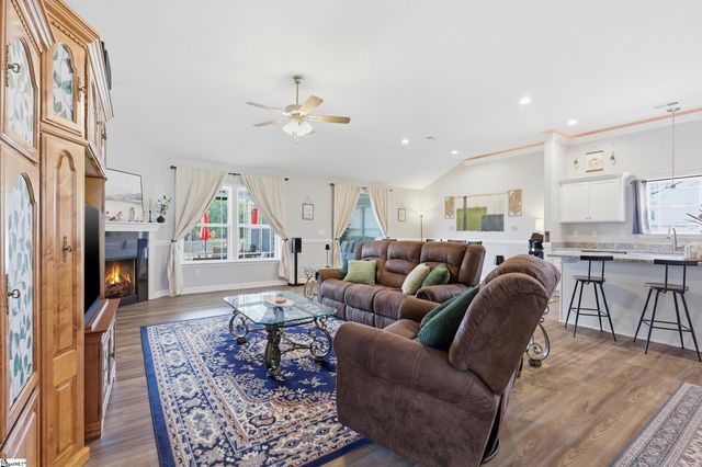 246 R C Thompson Road, Chesnee, SC 29323
