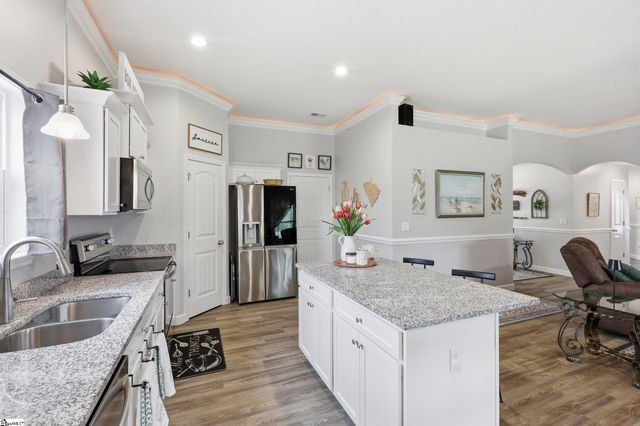 246 R C Thompson Road, Chesnee, SC 29323