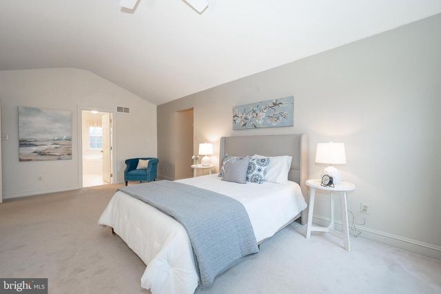 824 WAVERLY RD, Kennett Square, PA 19348